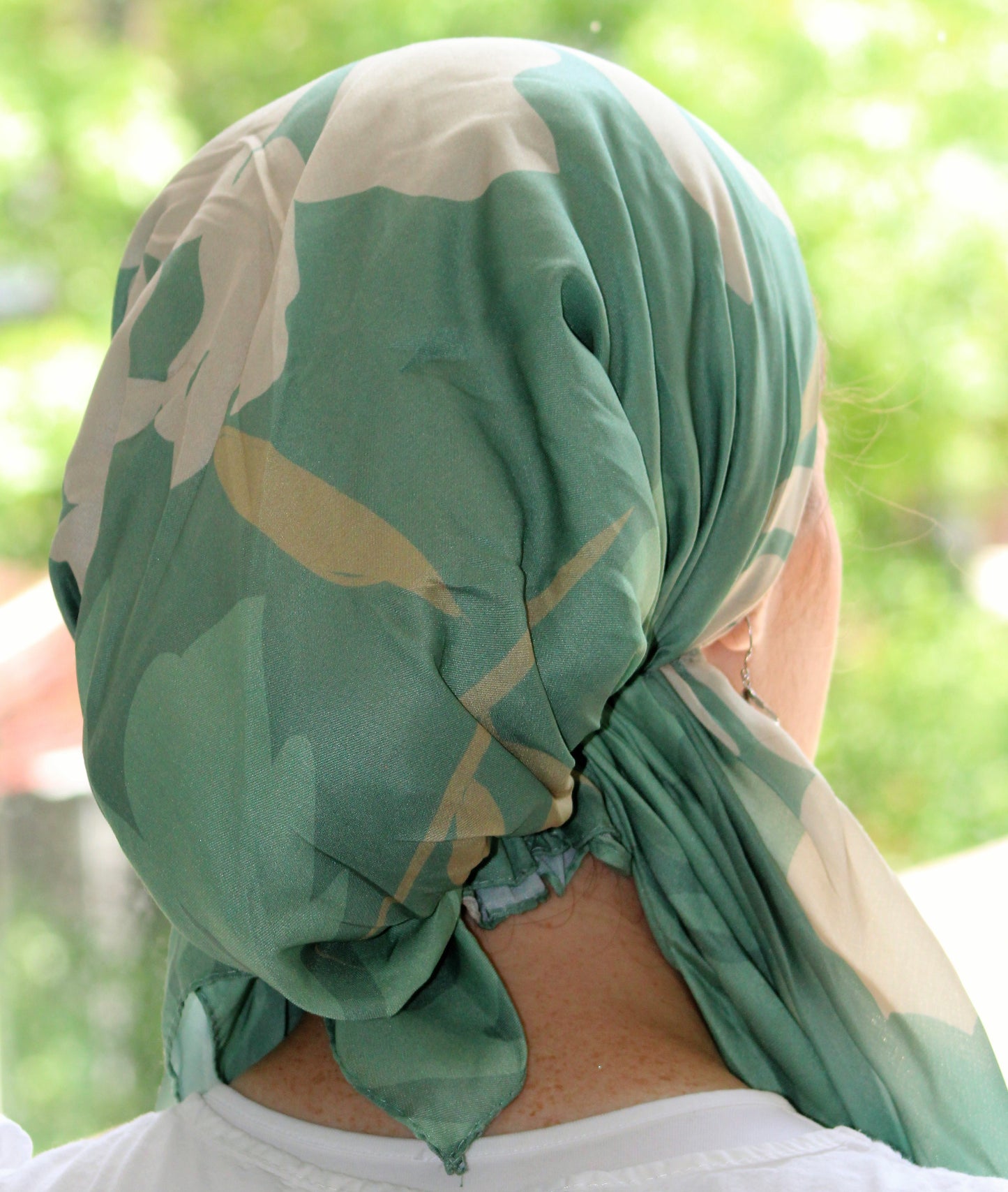 Green Blossom Versatile Scarf - Keter Hayofi Mitpachot